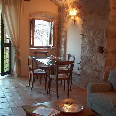 All Stone Horse Stable Converted To Elegant - Baltimora スポレート