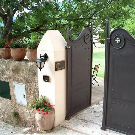 All Stone Horse Stable Converted To Elegant - Baltimora Apartment