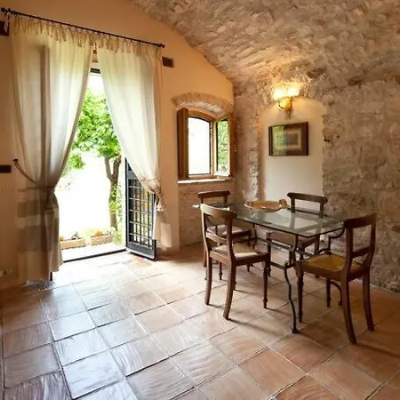 All Stone Horse Stable Converted To Elegant - Baltimora Apartment